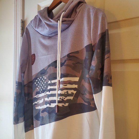 NWOT! Pura Vida Camo Flag Hooded pullover sz Lg - Picture 4 of 6